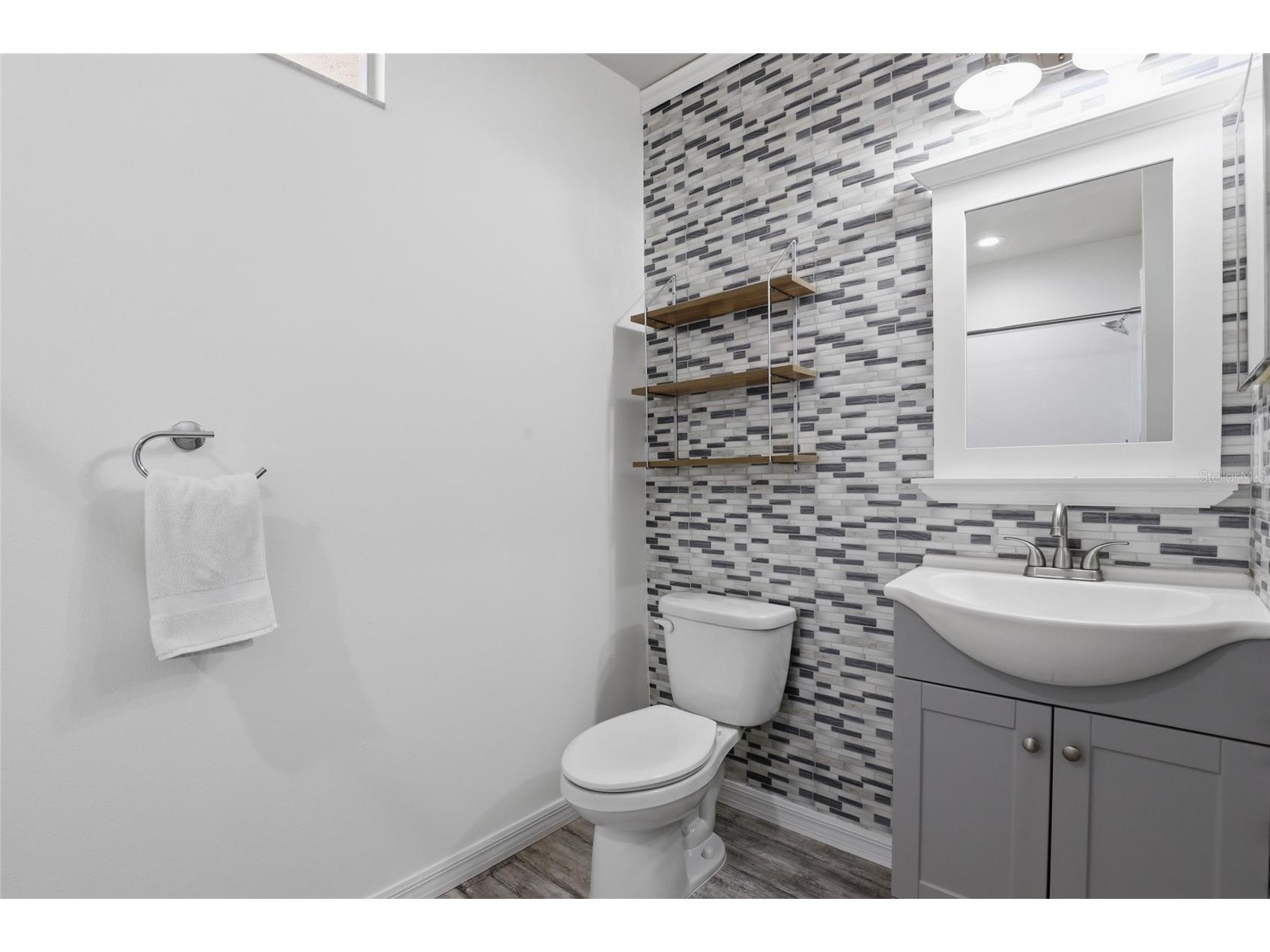 5600 Bentgrass Drive #8-107 Sarasota FL 34235 A4691674 image16