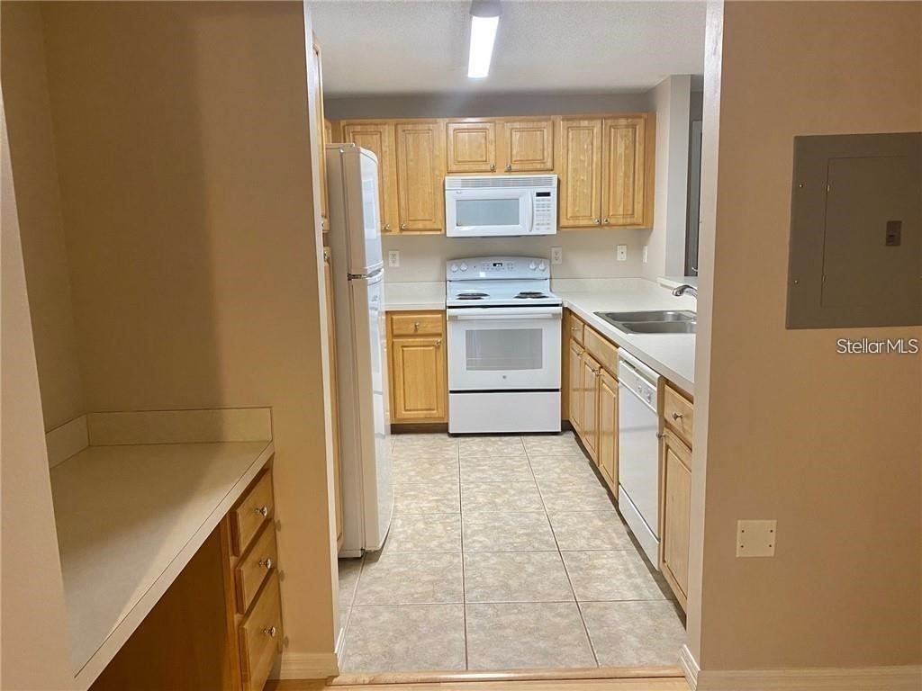 5600 Bentgrass Drive #8-118 Sarasota FL 34235 A4684616 image3
