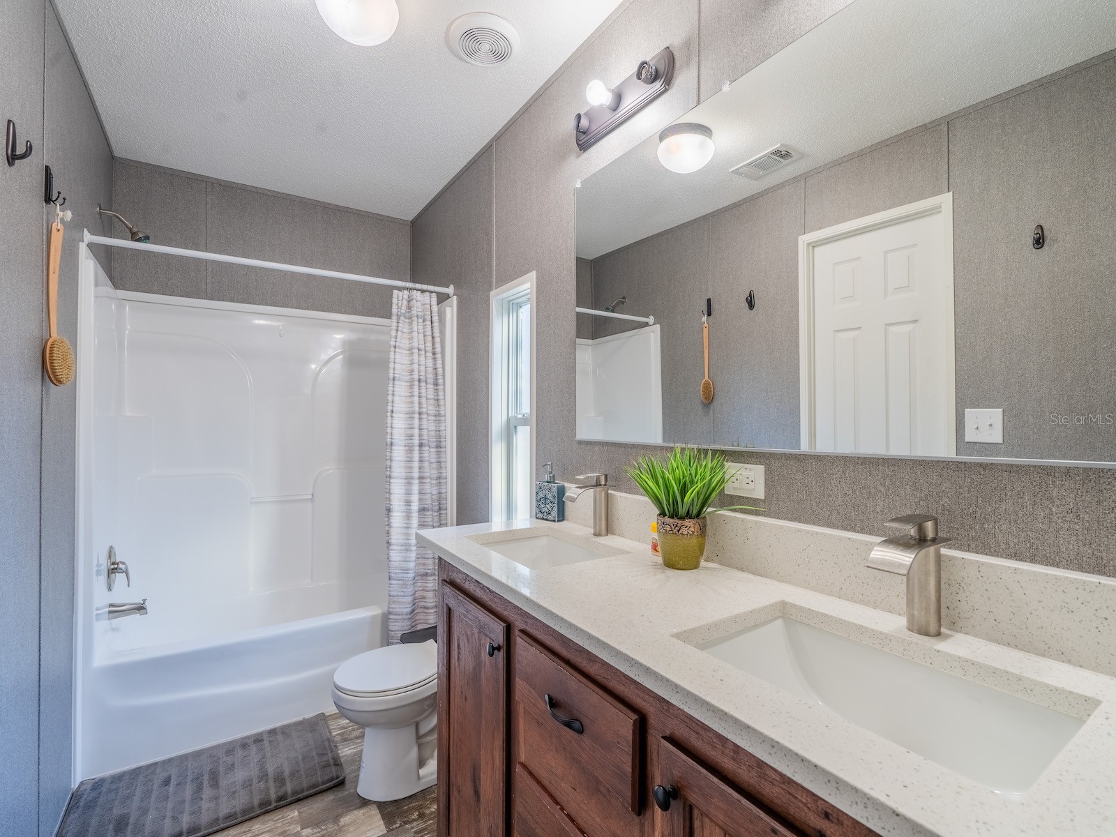 5600 NE Nfr 5 Silver Springs FL 34488 - GRASSY LAKE & PRIVATE OM715653 image14