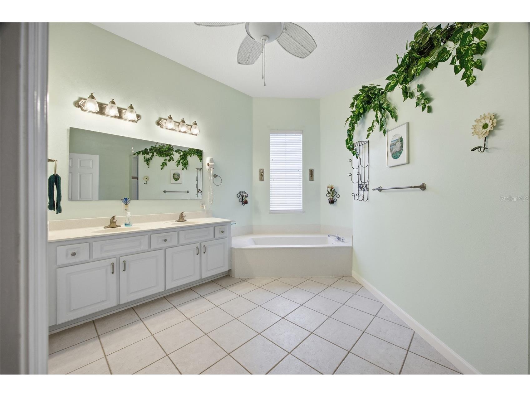 5600 NW 27th Place Ocala FL 34482 OM718451 image20