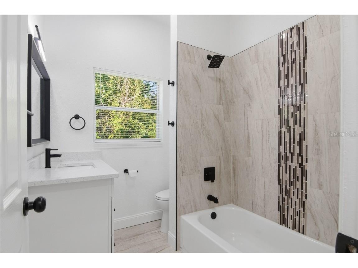 5601 Meridian Way Orlando FL 32808 O6356948 image19