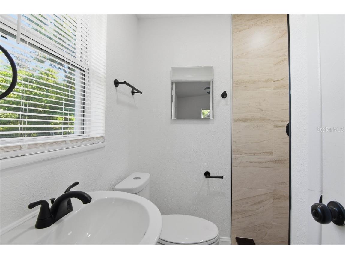 5601 Meridian Way Orlando FL 32808 O6356948 image23