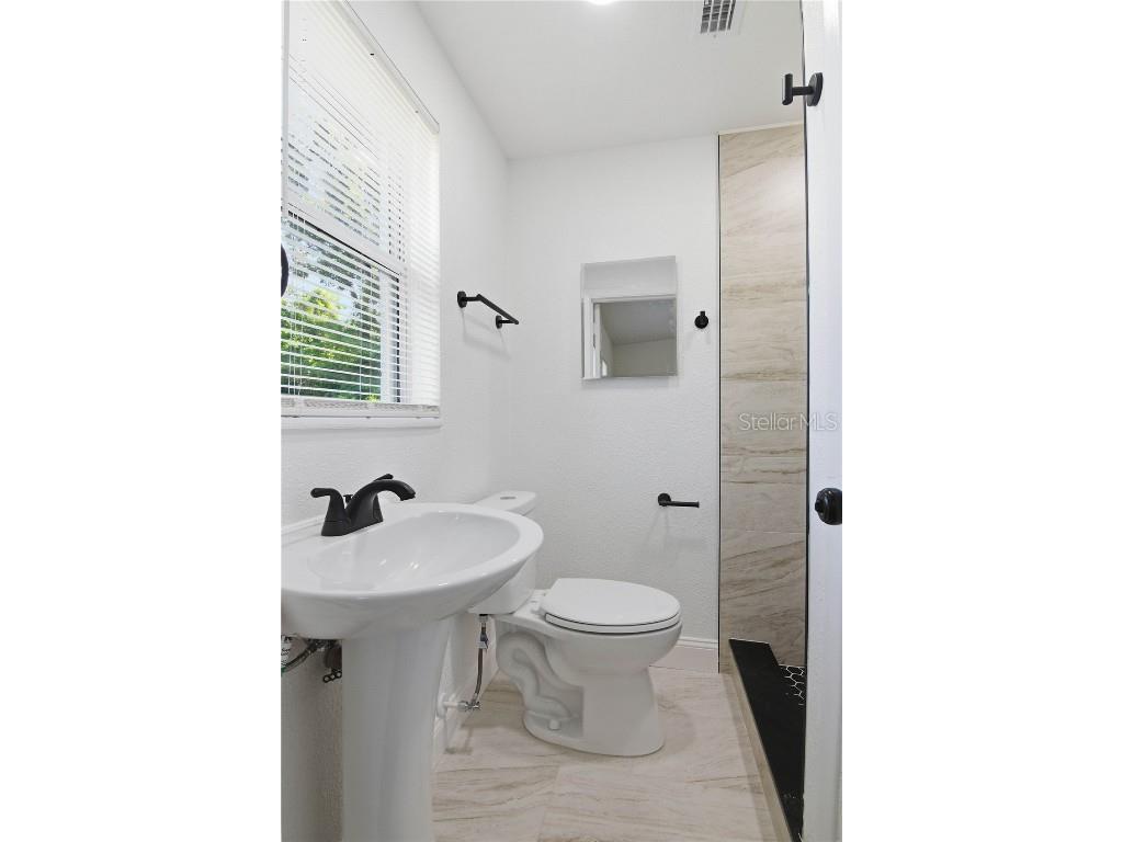 5601 Meridian Way Orlando FL 32808 O6356948 image24