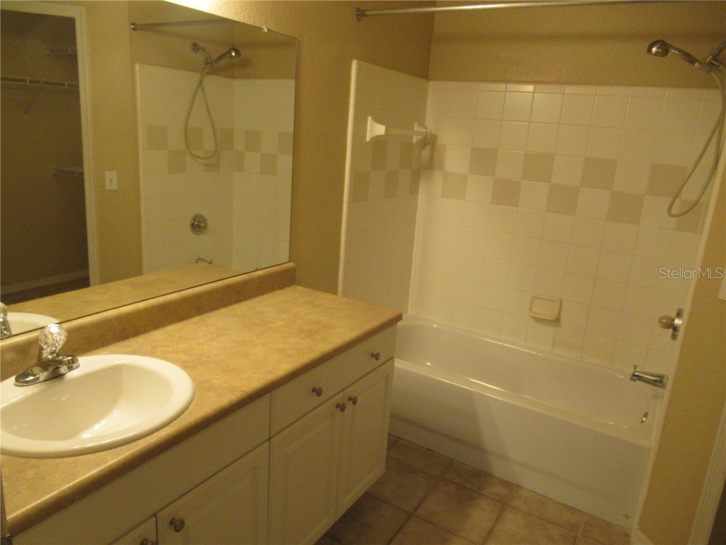 5601 Rosehill Road #203 Sarasota FL 34233 A4673504 image4