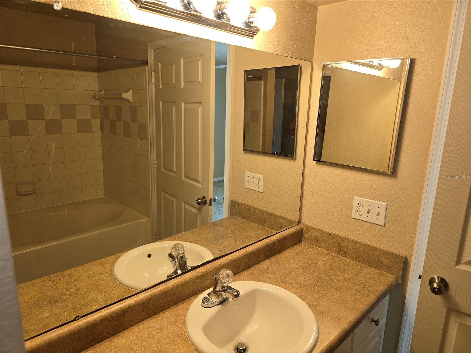 5601 Rosehill Road #203 Sarasota FL 34233 A4694731 image15