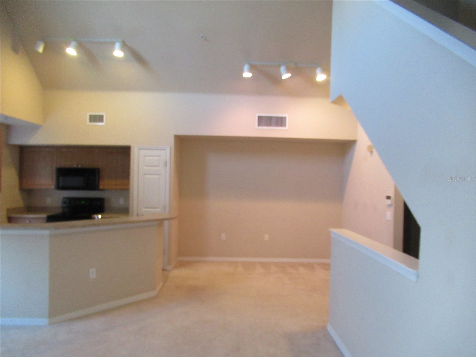 5601 Rosehill Road #203 Sarasota FL 34233 A4694731 image2