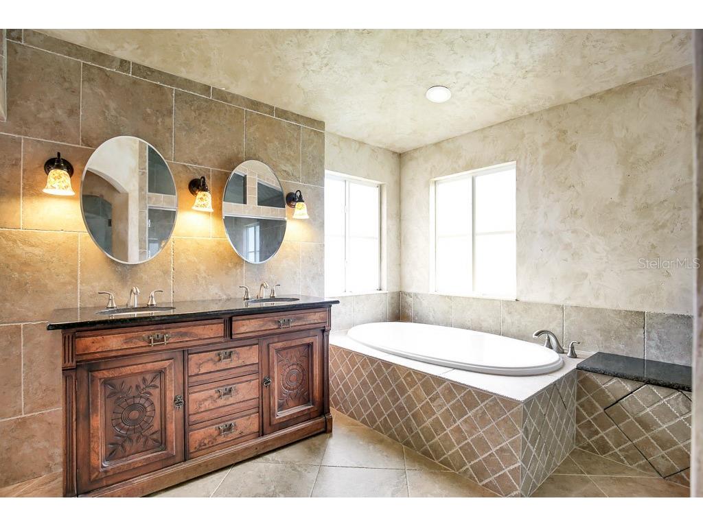 5602 Shady Creek Court Valrico FL 33596 TB8520844 image16