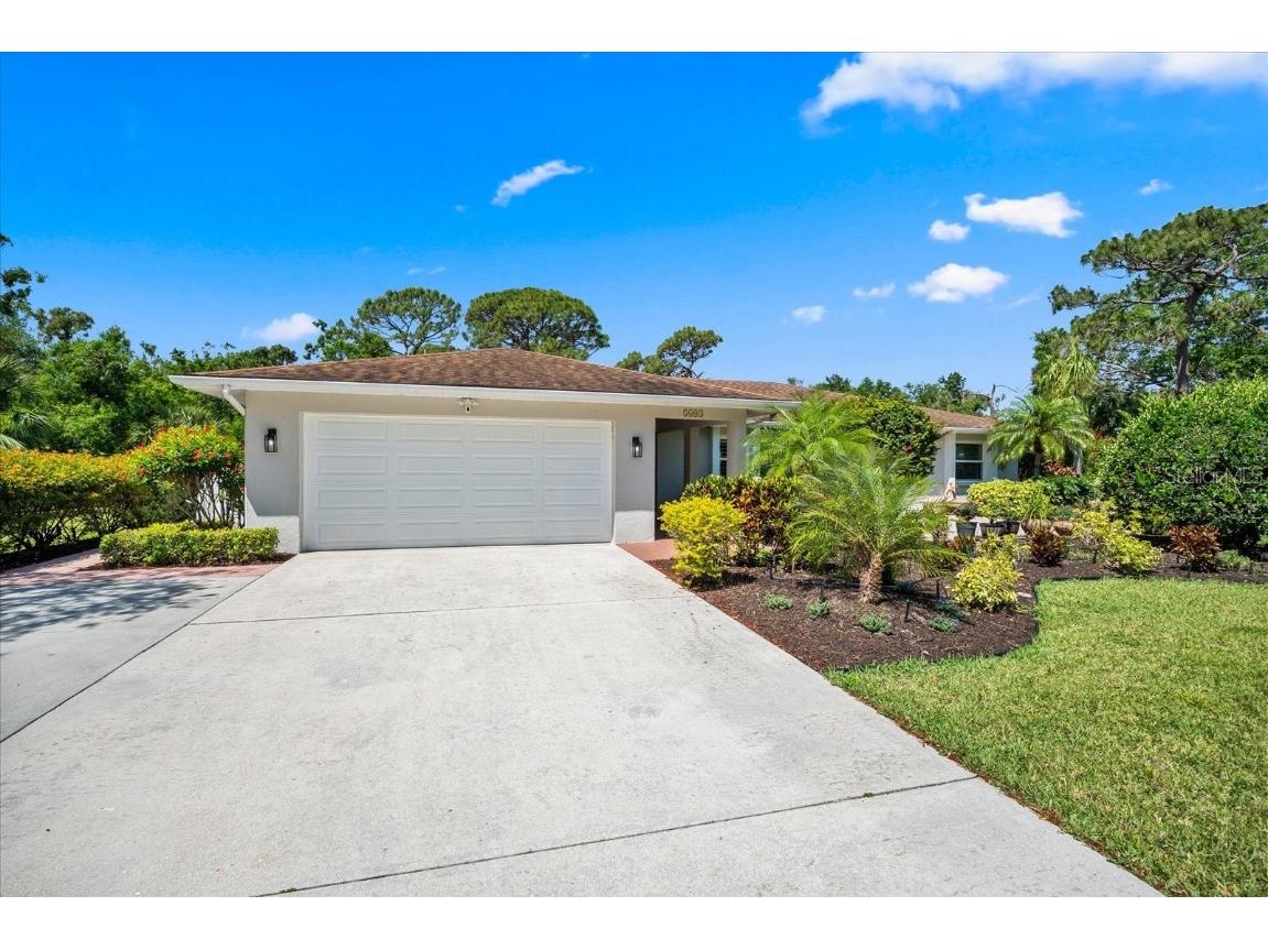 5603 Ravenwood Drive Sarasota FL 34243 A4650819 image1