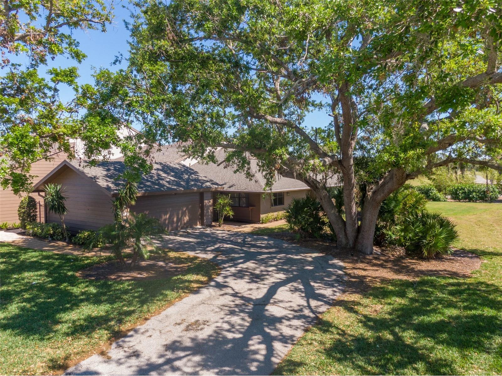 5604 Doral Drive Sarasota FL 34243 A4645514 image1