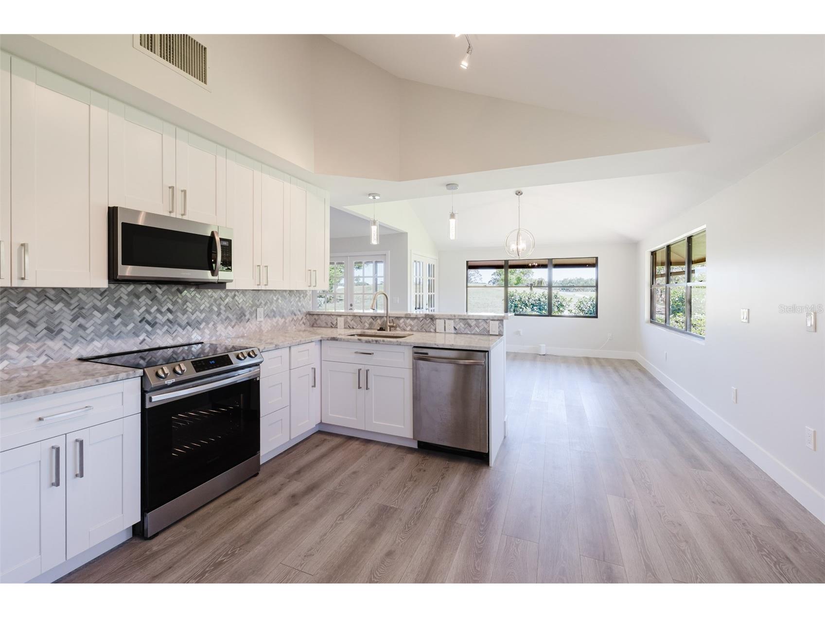 5604 Doral Drive Sarasota FL 34243 A4645514 image17