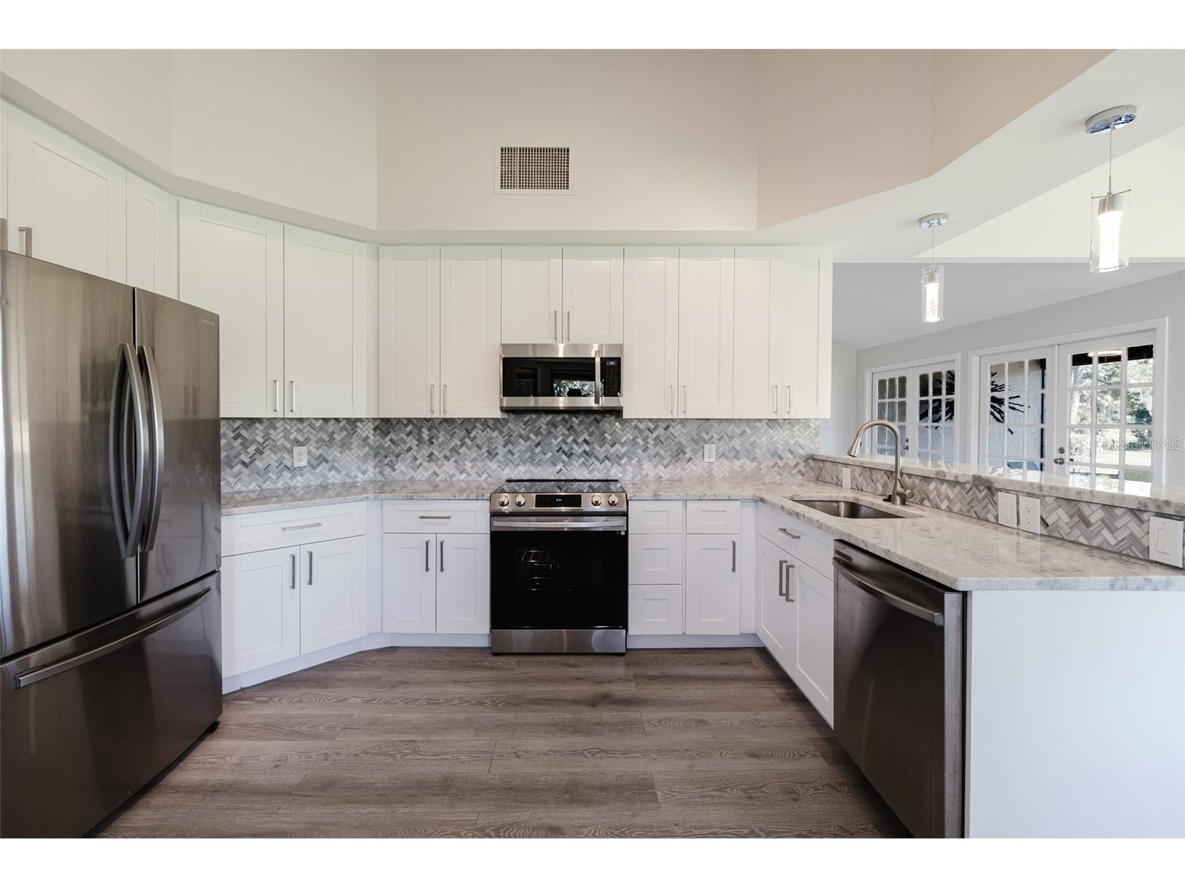 5604 Doral Drive Sarasota FL 34243 A4645514 image18