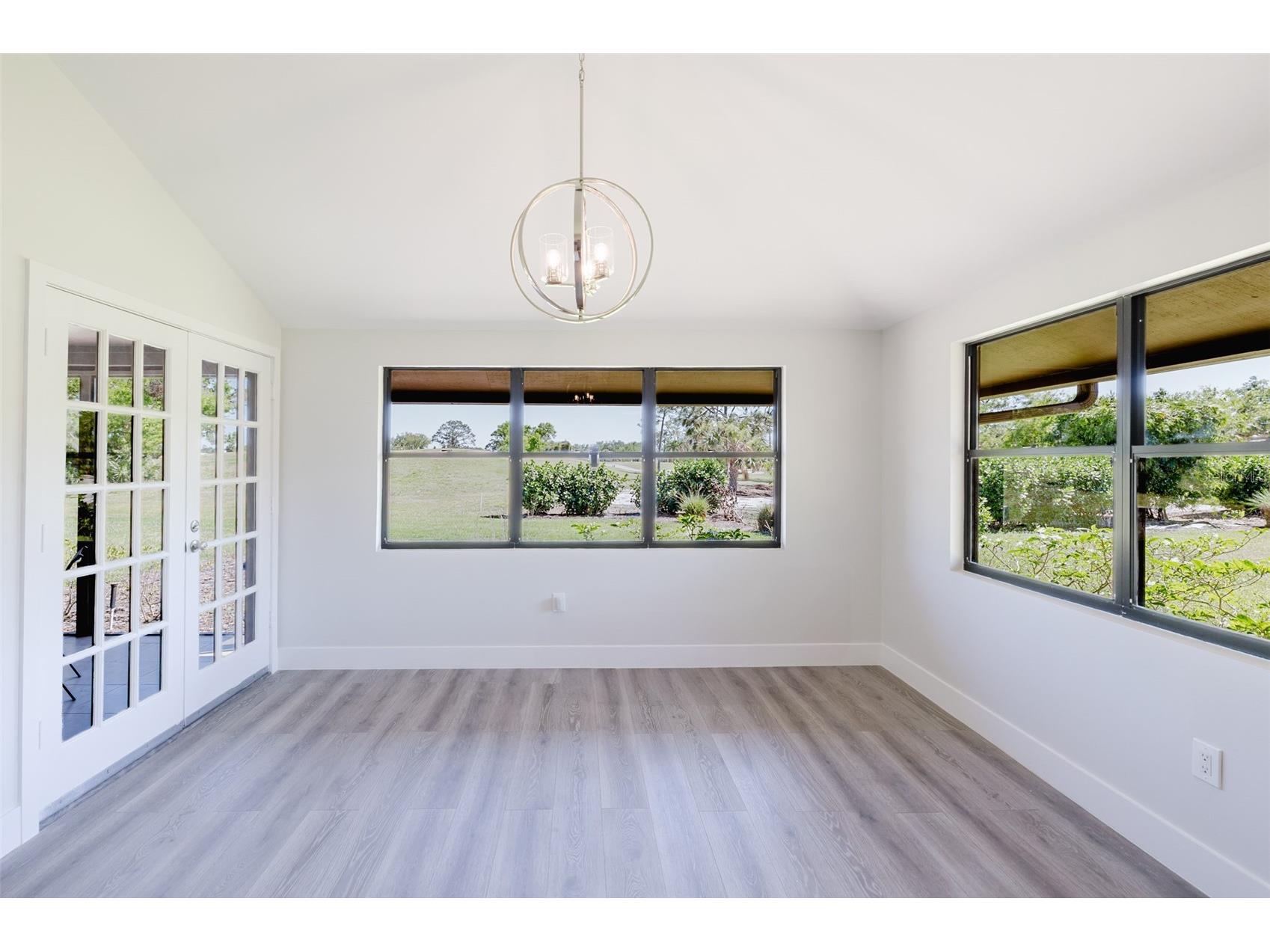 5604 Doral Drive Sarasota FL 34243 A4645514 image23