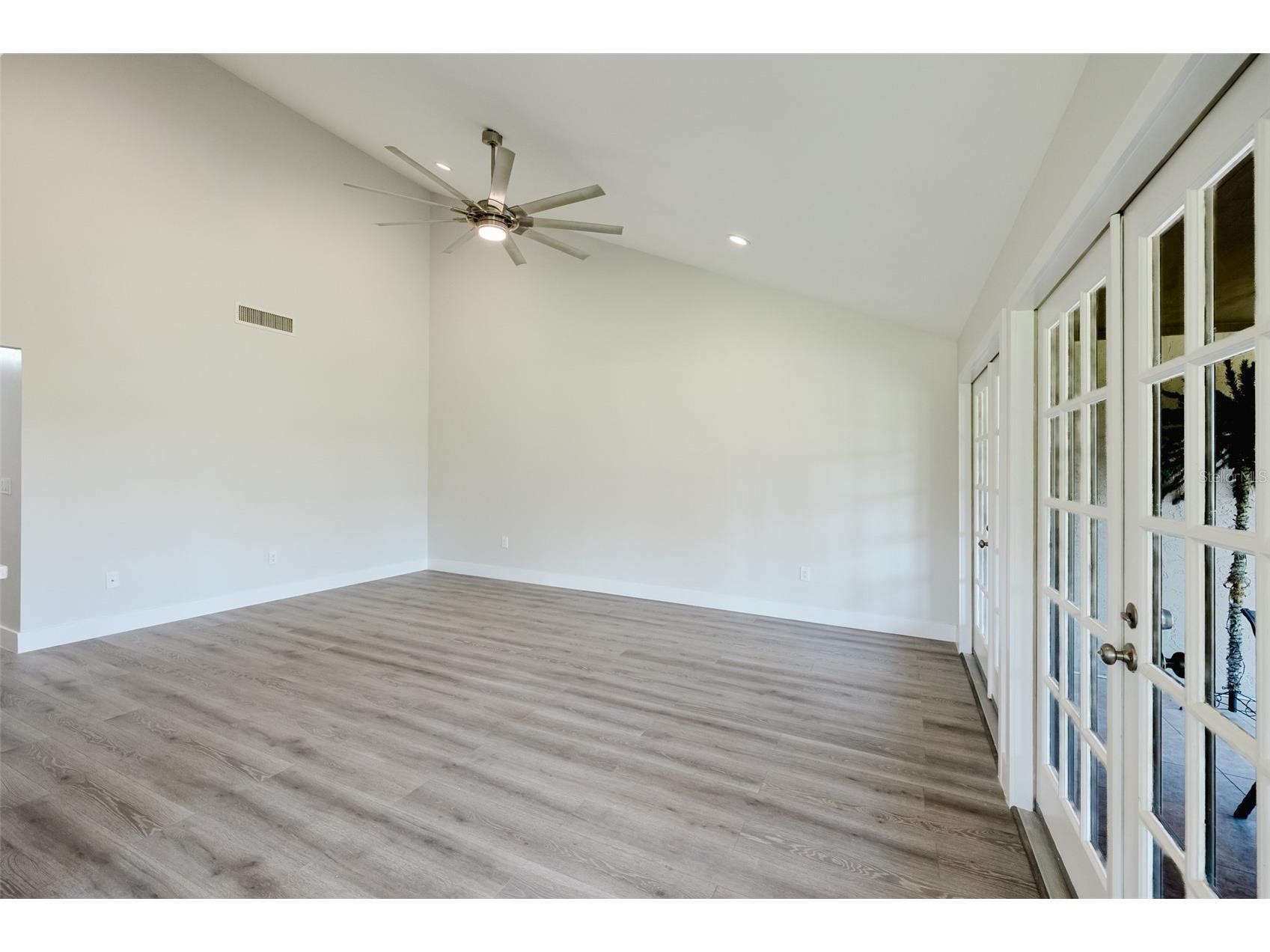 5604 Doral Drive Sarasota FL 34243 A4645514 image26