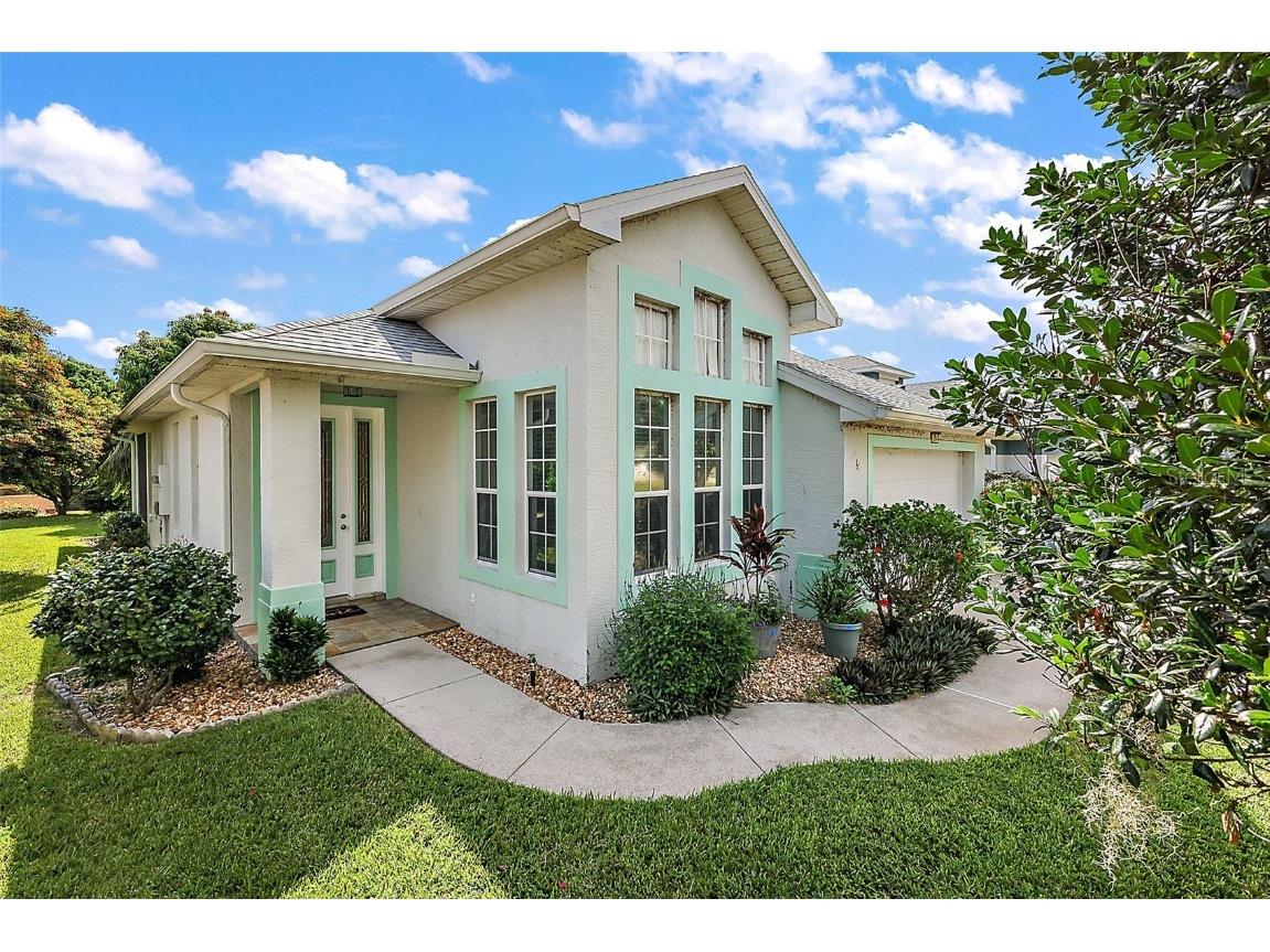 5604 Gulf Stream St Tavares FL 32778 - LITTLE LAKE HARRIS G5084644 image1