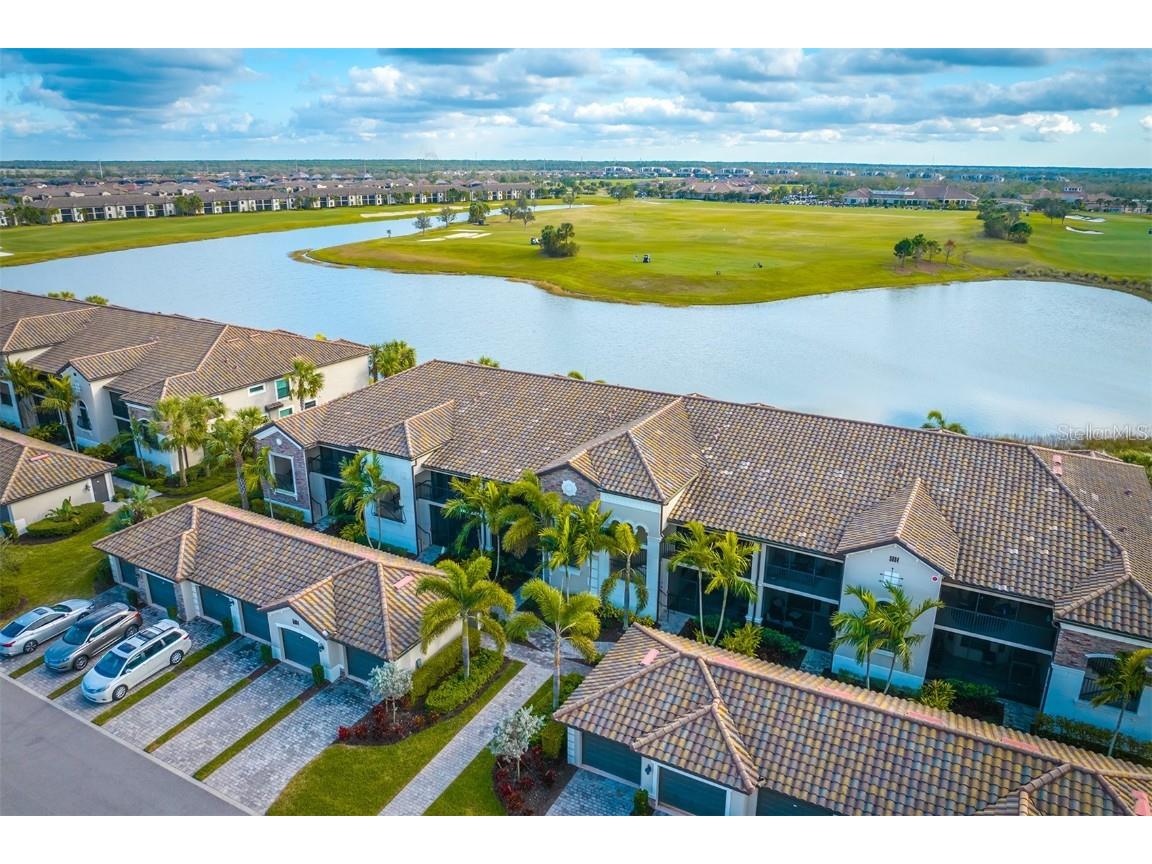 5604 Palmer Circle #102 Bradenton FL 34211 A4640001 image1