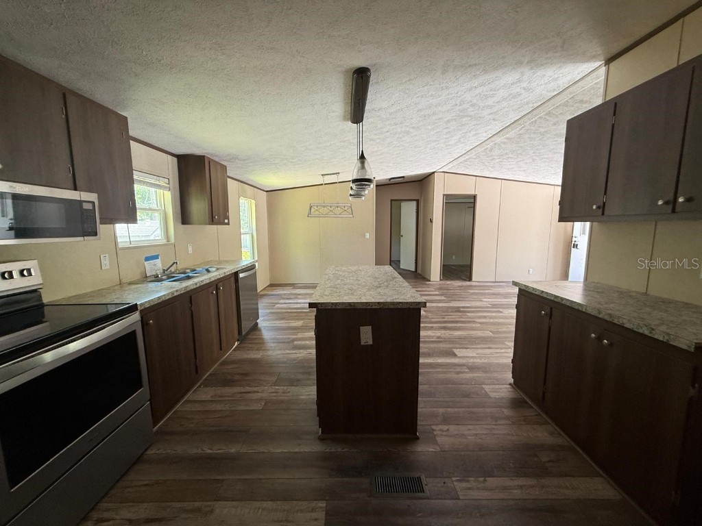 56048 Blue Creek Road Astor FL 32102 O6306999 image1