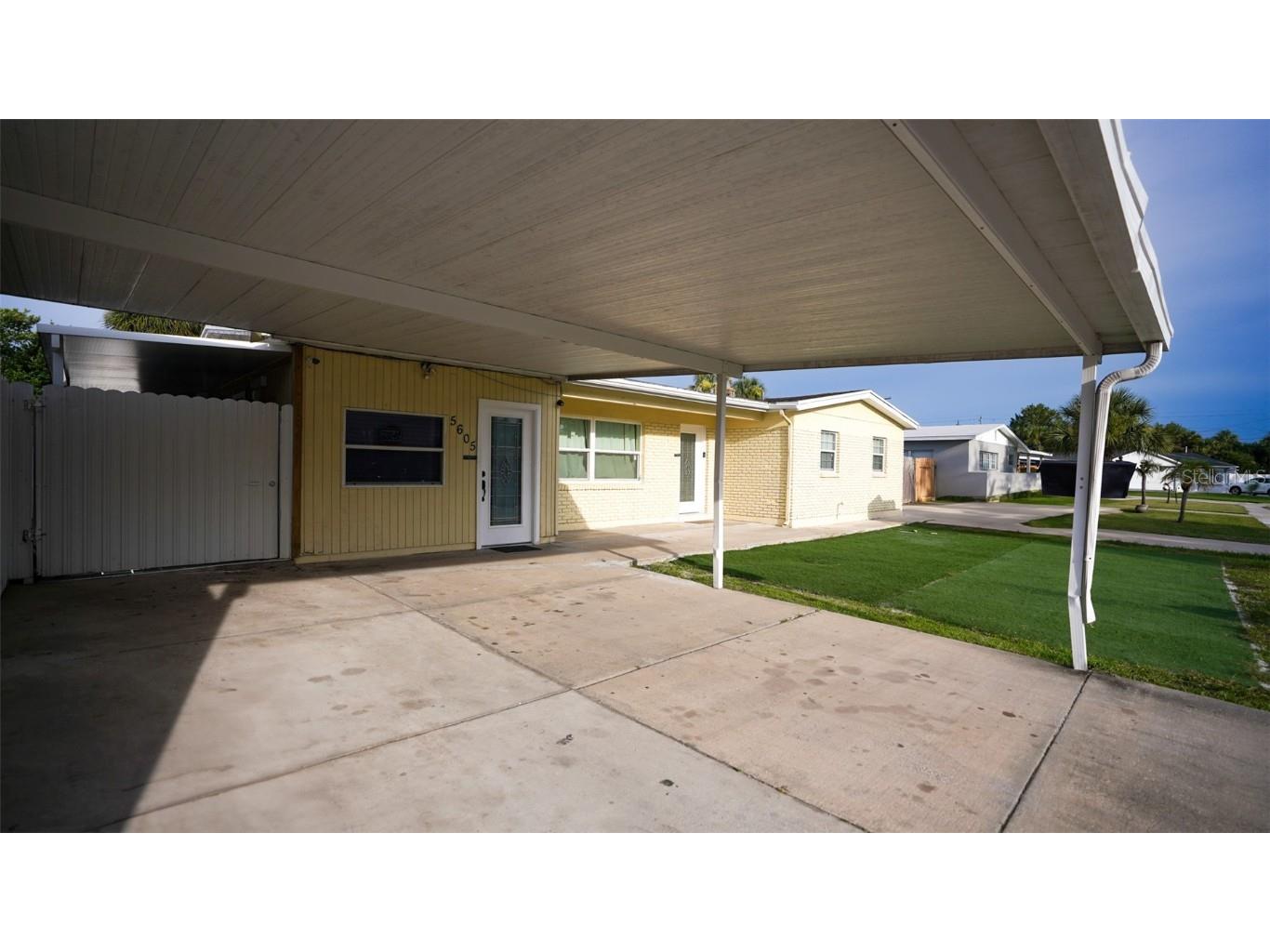 5605 Santa Monica Drive Tampa FL 33615 TB8407000 image3