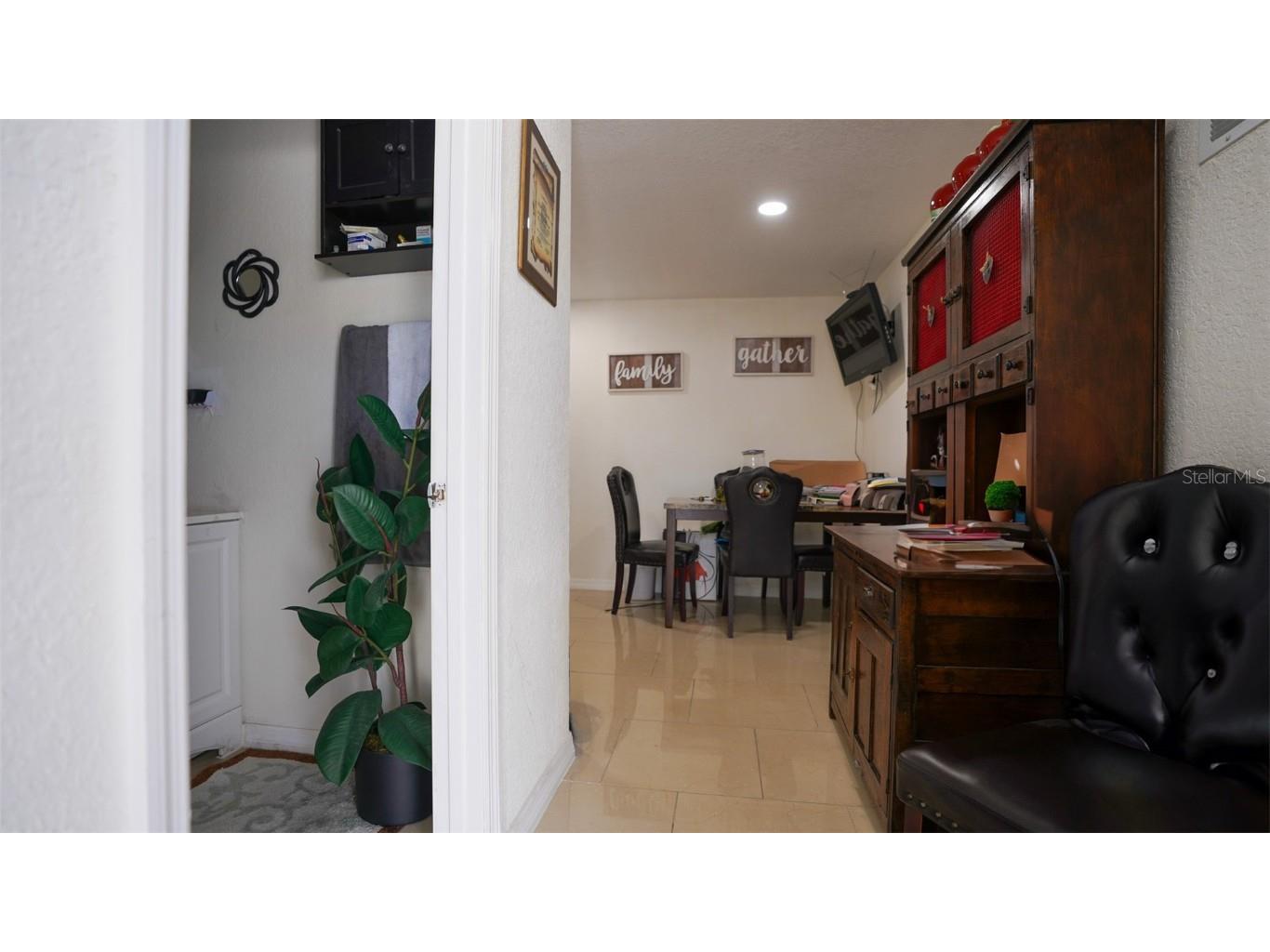 5605 Santa Monica Drive Tampa FL 33615 TB8407000 image44