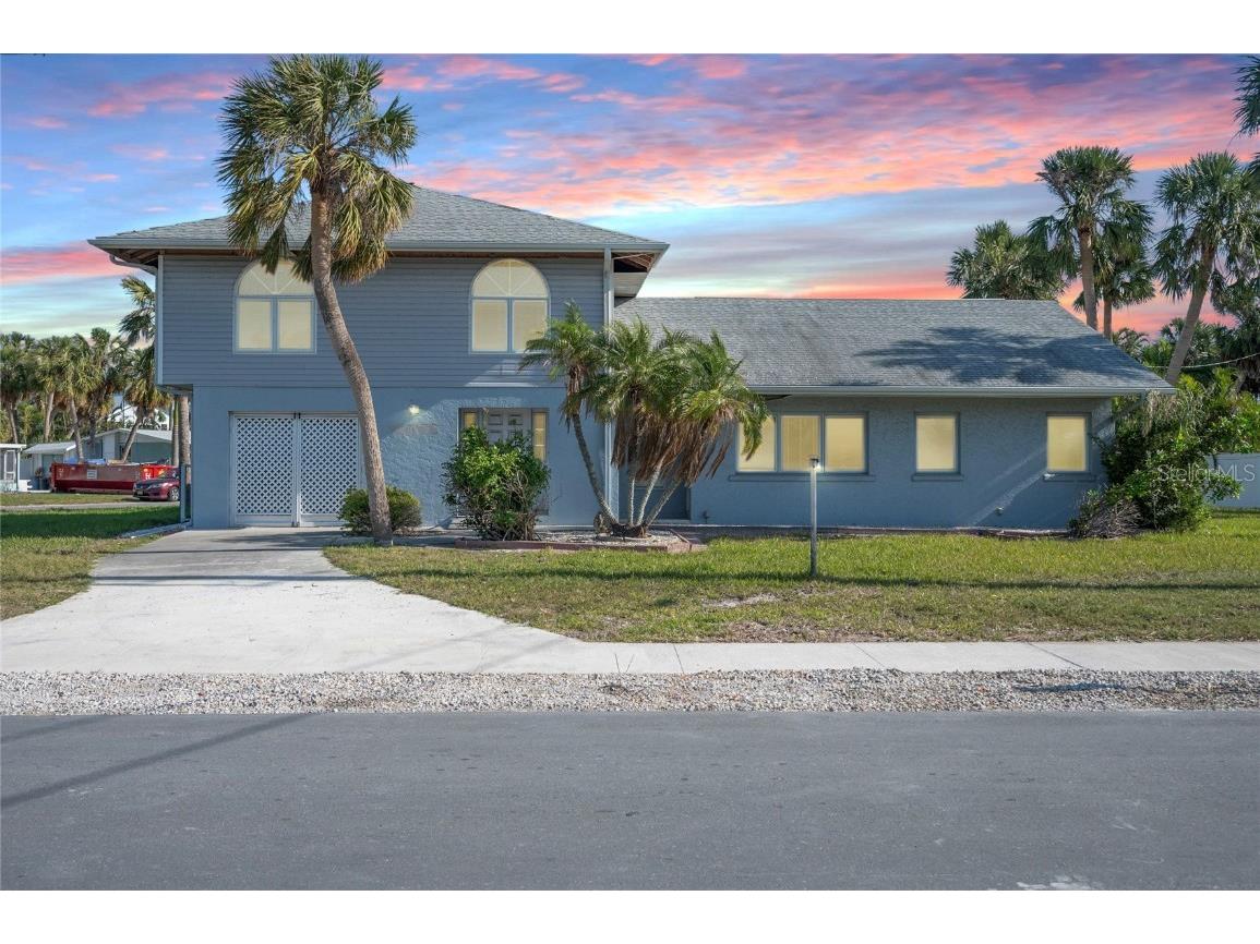 5607 Holmes Boulevard Holmes Beach FL 34217 A4631553 image1