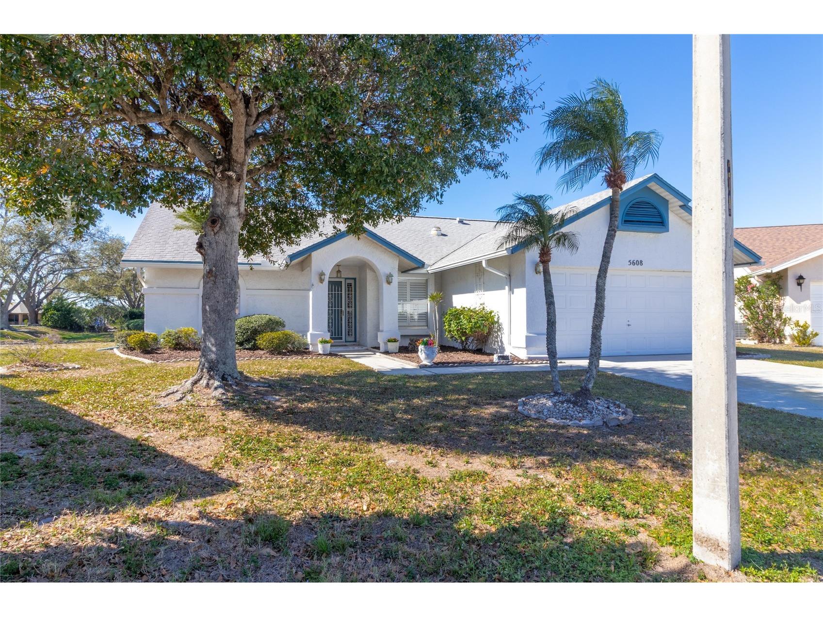 5608 30th Court E Bradenton FL 34203 A4679774 image1