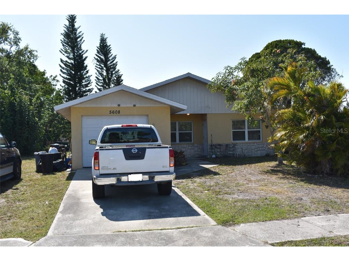 5608 42nd Street E Bradenton FL 34203 A4563379 image1