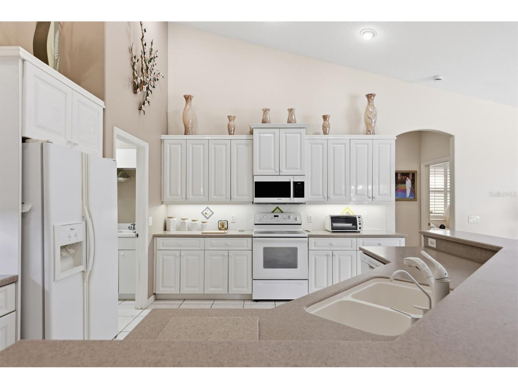 5608 Eastwind Drive Sarasota FL 34233 A4666767 image12