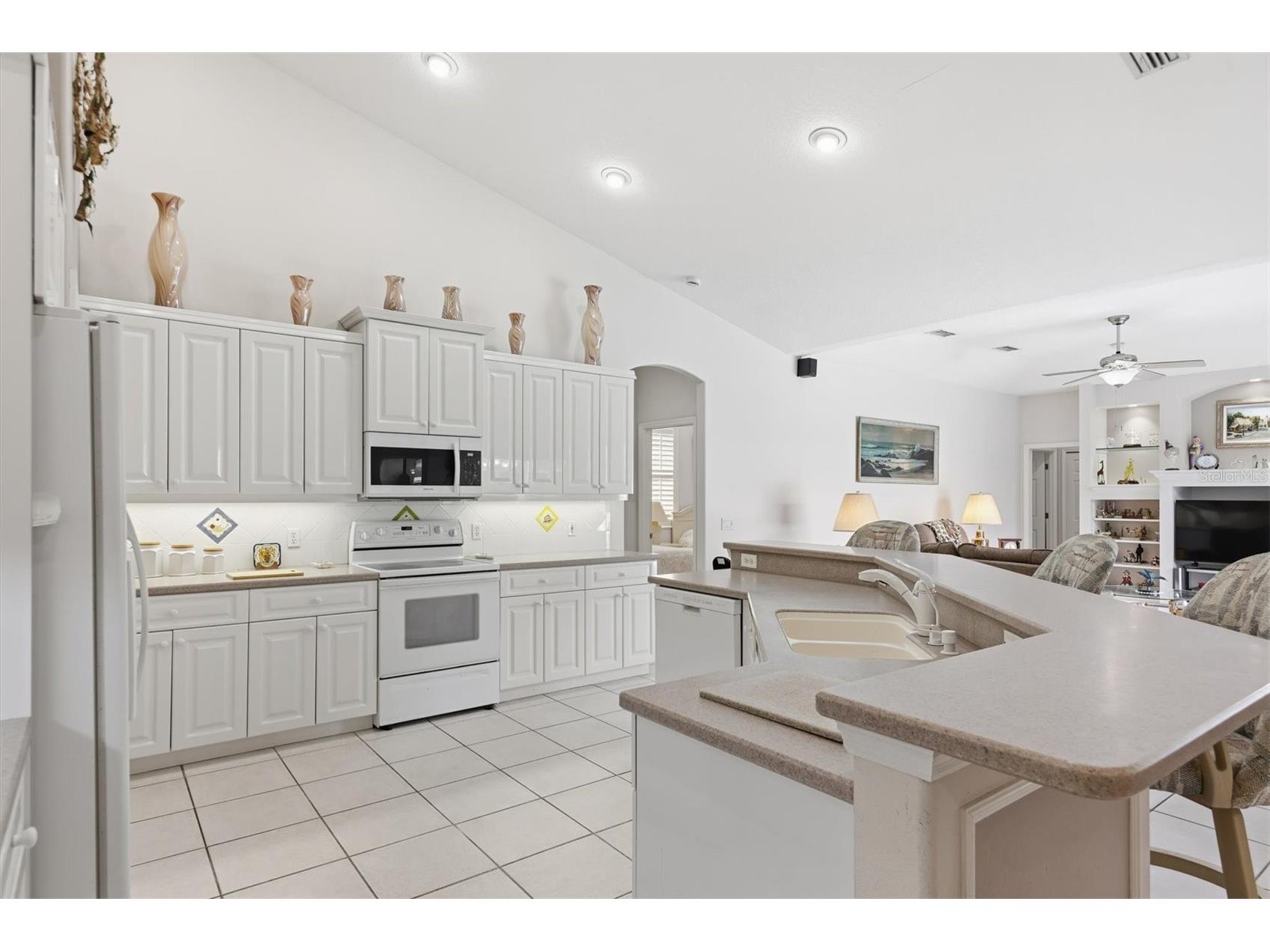 5608 Eastwind Drive Sarasota FL 34233 A4666767 image13