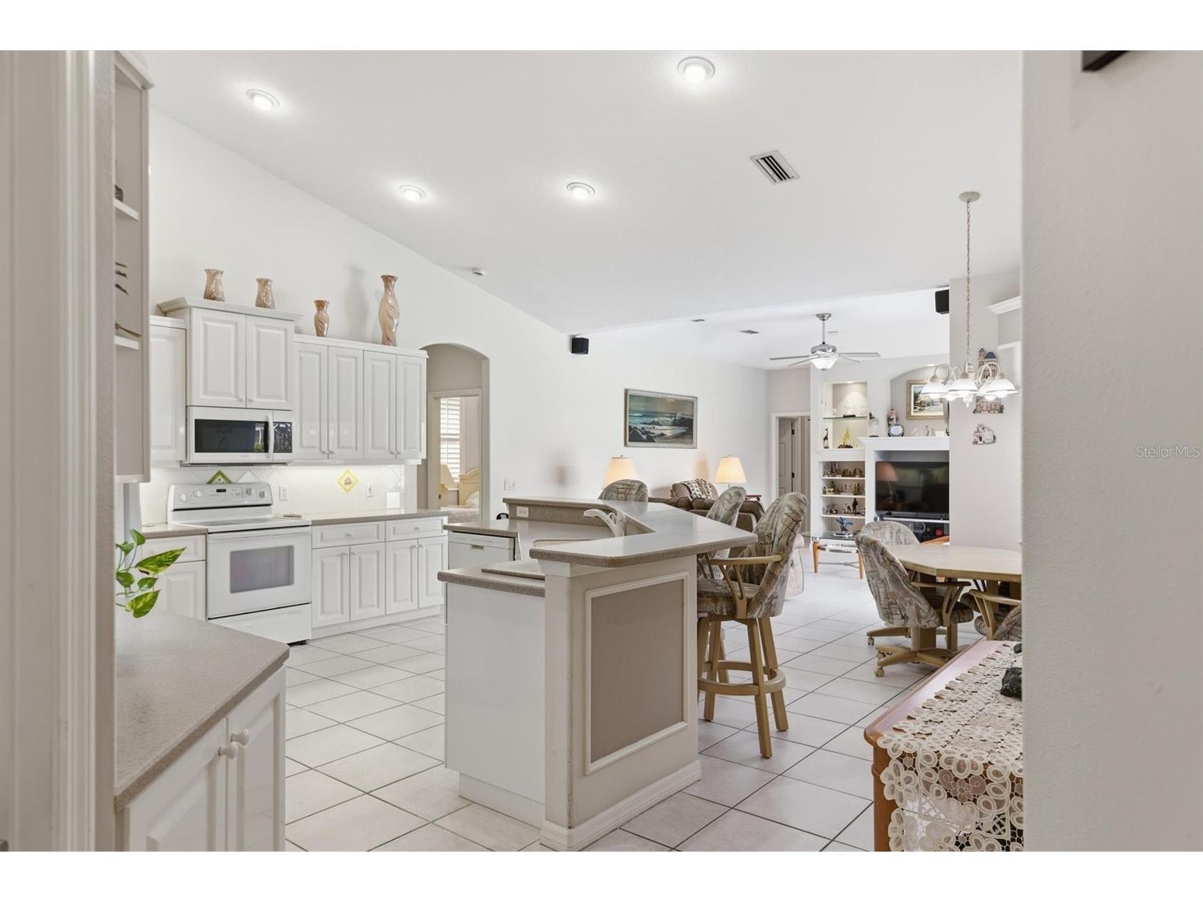 5608 Eastwind Drive Sarasota FL 34233 A4666767 image14