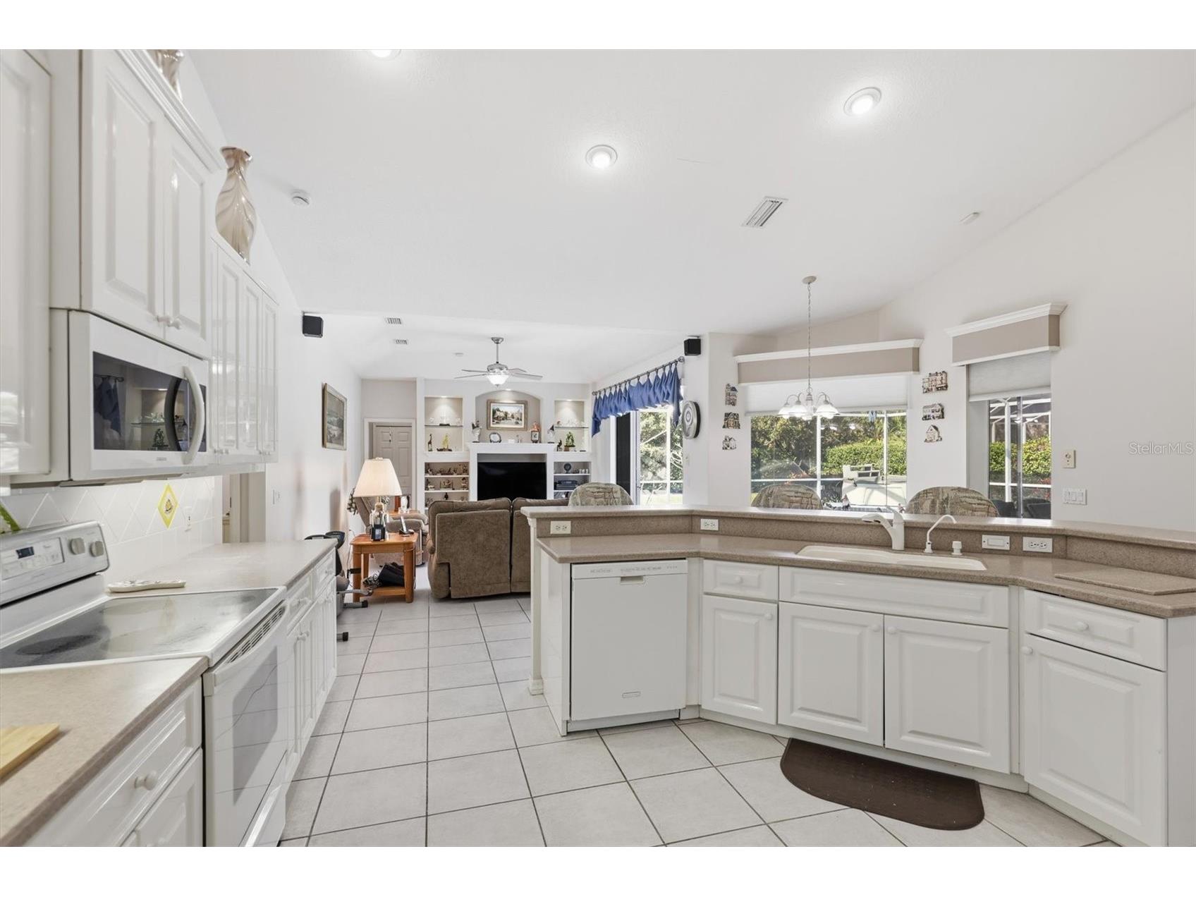 5608 Eastwind Drive Sarasota FL 34233 A4666767 image15