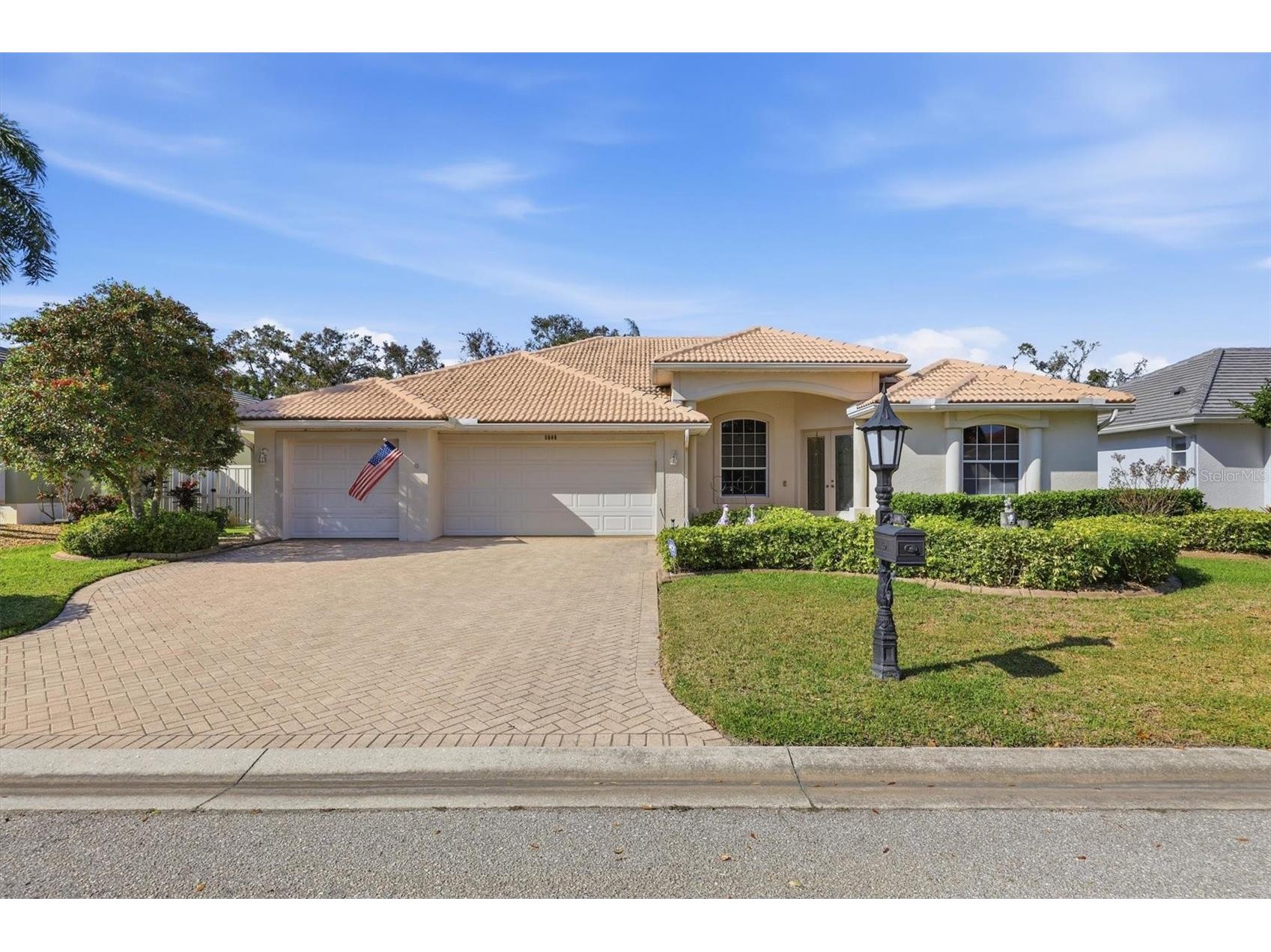 5608 Eastwind Drive Sarasota FL 34233 A4666767 image2