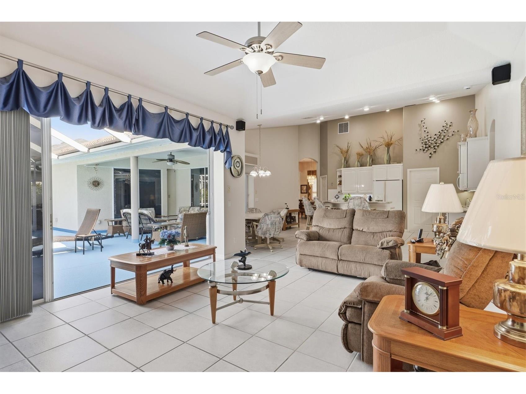 5608 Eastwind Drive Sarasota FL 34233 A4666767 image9