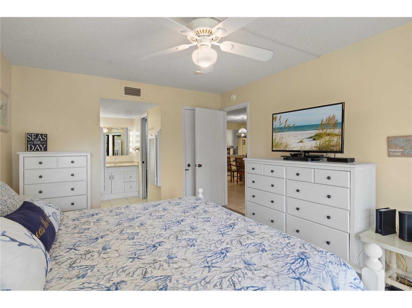 5608 Gulf Drive #104 Holmes Beach FL 34217 A4679030 image19