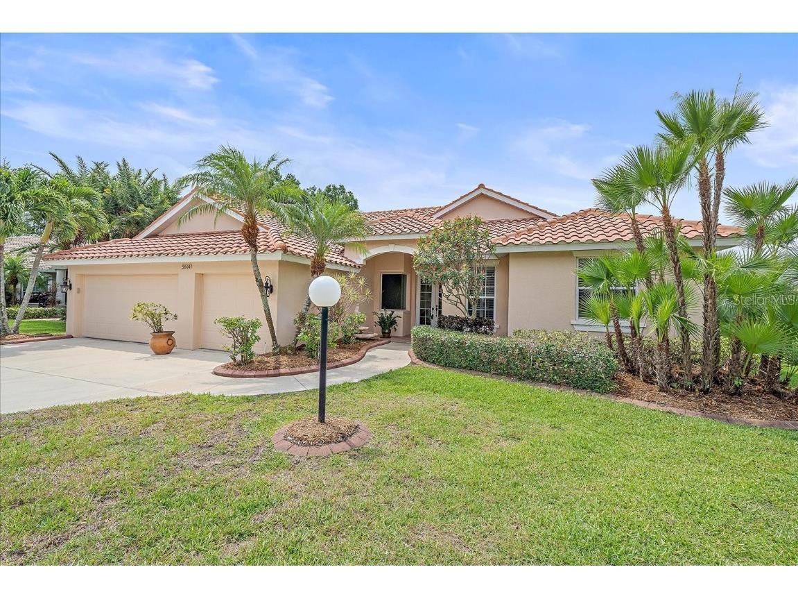 5608 Oak Grove Court Sarasota FL 34233 A4610986 image1