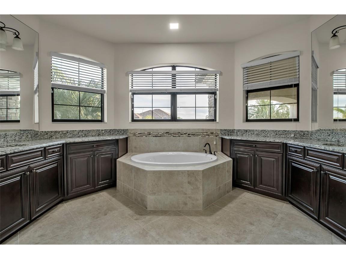 5609 Arnie Loop Lakewood Ranch FL 34211 A4671917 image29