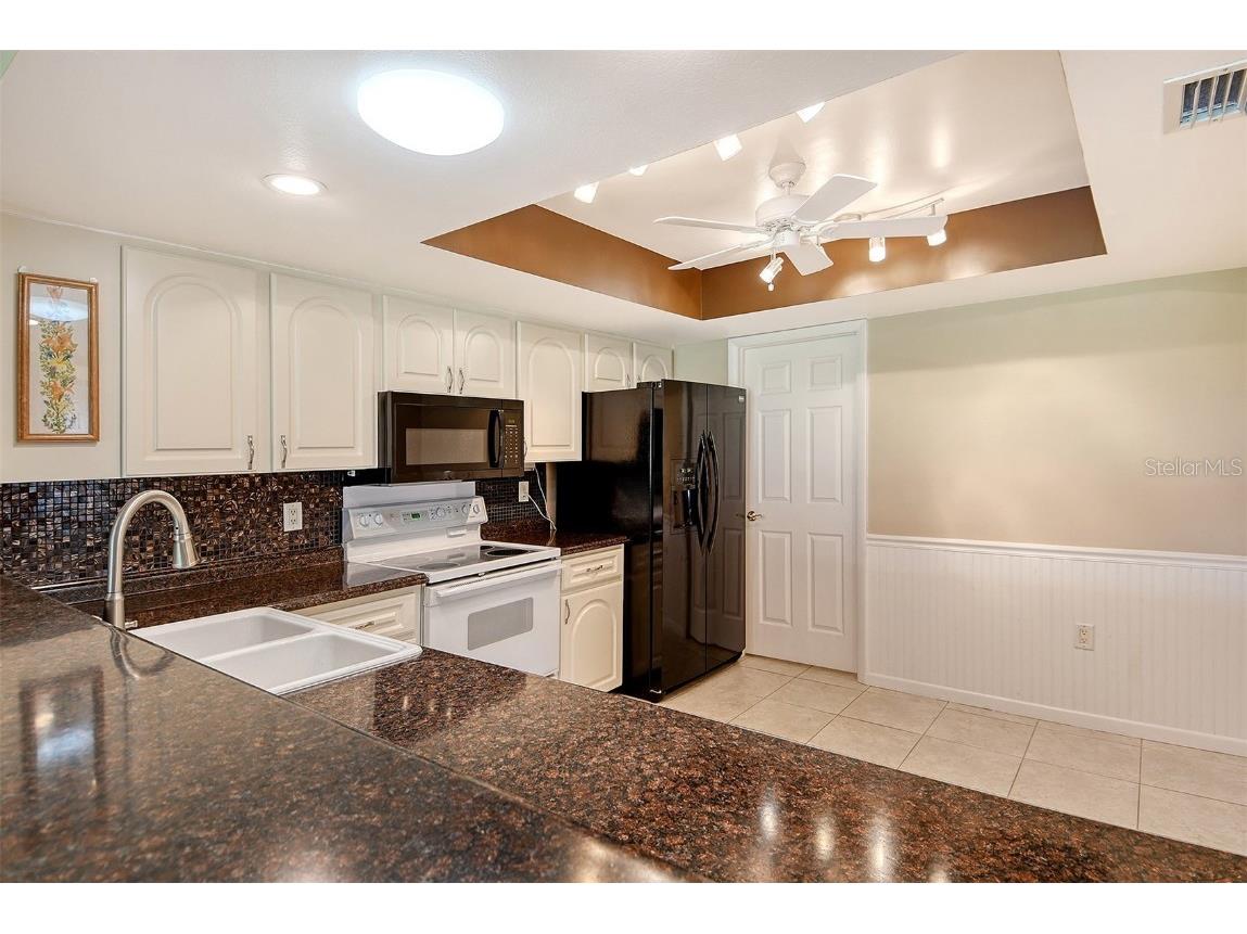 5609 Evergreen Drive #28 Sarasota FL 34233 A4665113 image18