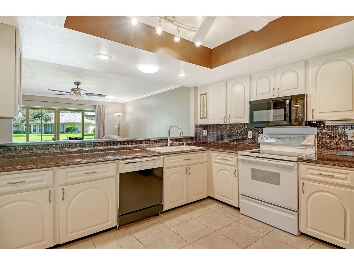 5609 Evergreen Drive #28 Sarasota FL 34233 A4665113 image21