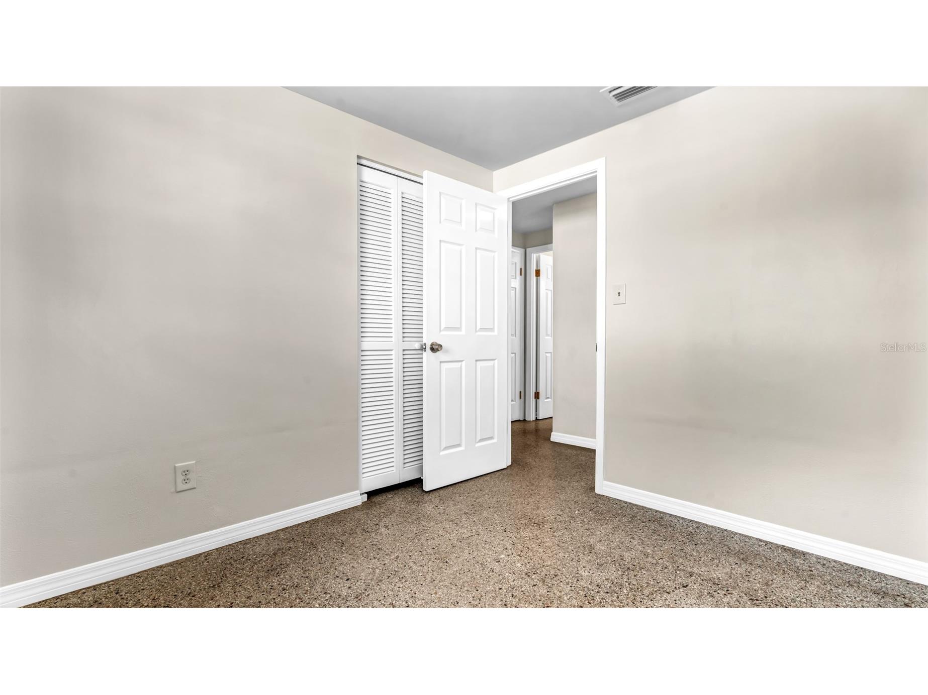 5609 Golden Drive Tampa FL 33634 TB8515348 image18