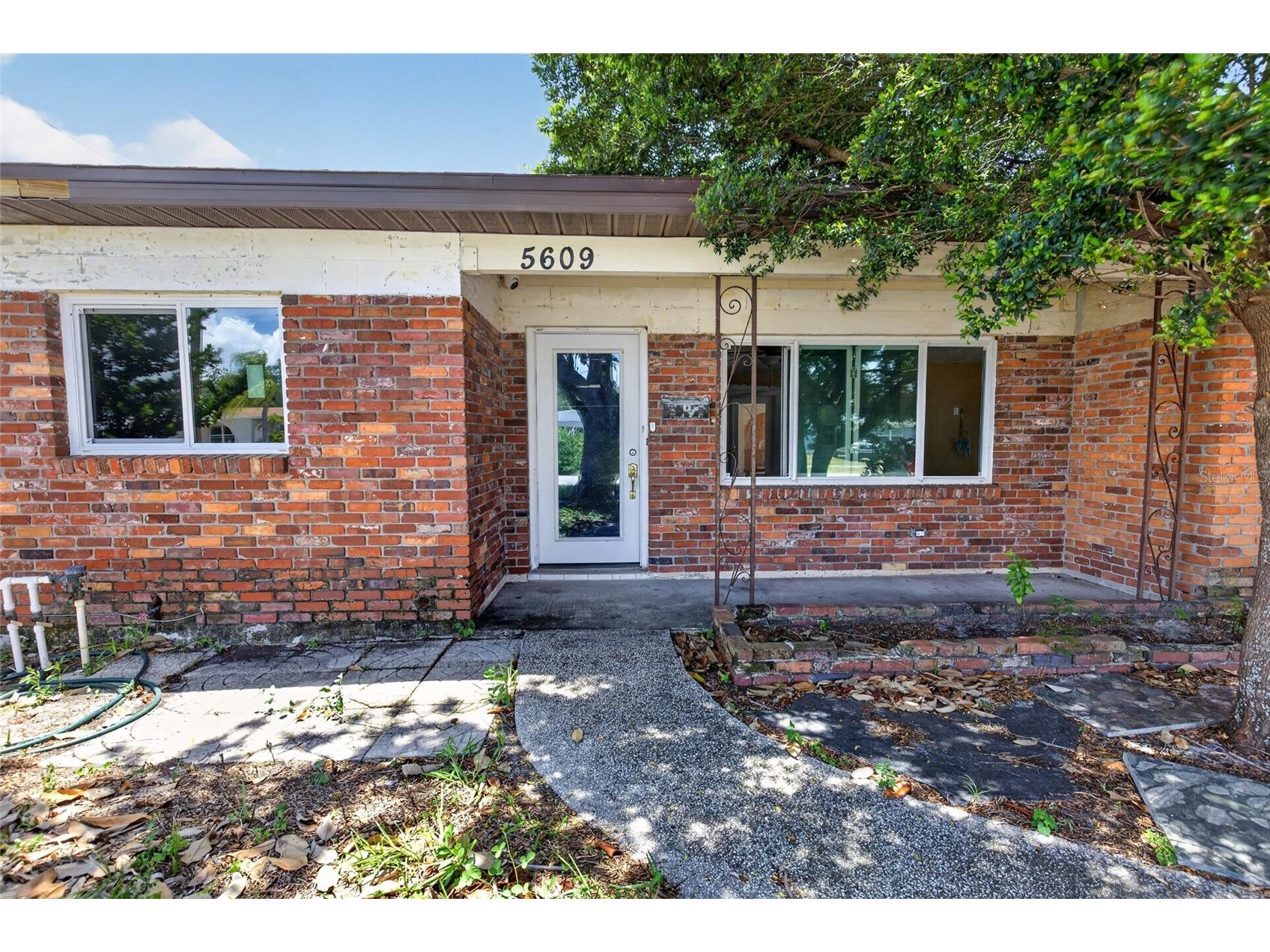 5609 Larimer Drive Tampa FL 33615 TB8517388 image1