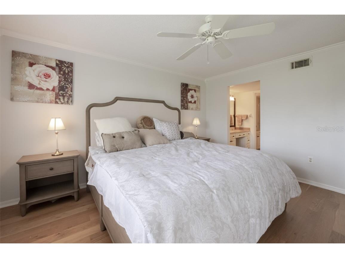 5609 Sheffield Green Circle #5609 Sarasota FL 34233 A4646270 image32