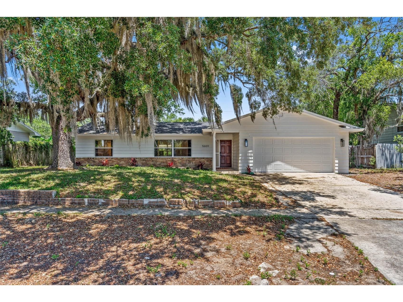 5609 Valley Oak Road Orlando FL 32808 O6406214 image1