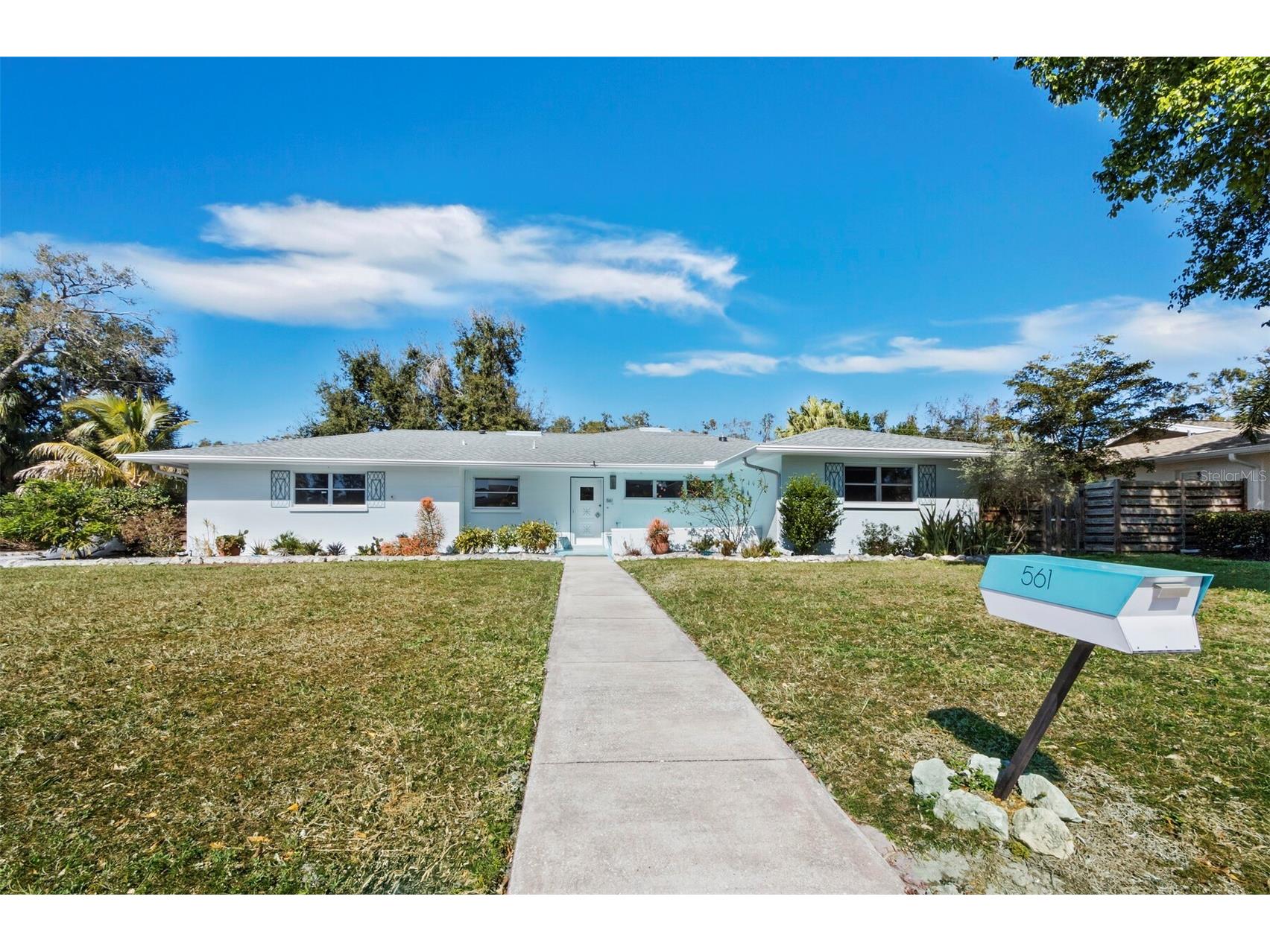 561 Corwood Drive Sarasota FL 34234 A4676000 image1
