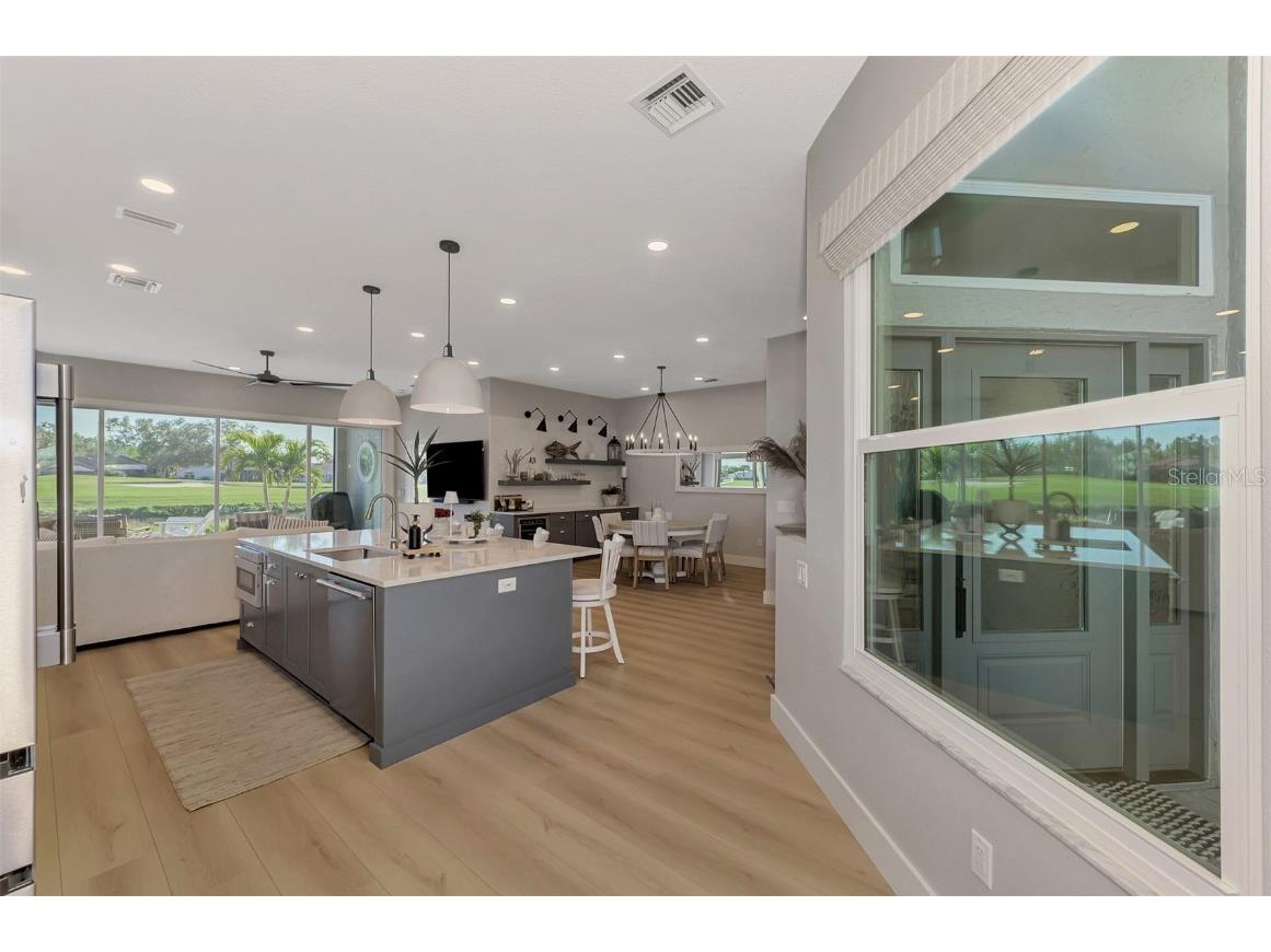 561 Fallbrook Drive Venice FL 34292 - No name A4675638 image12