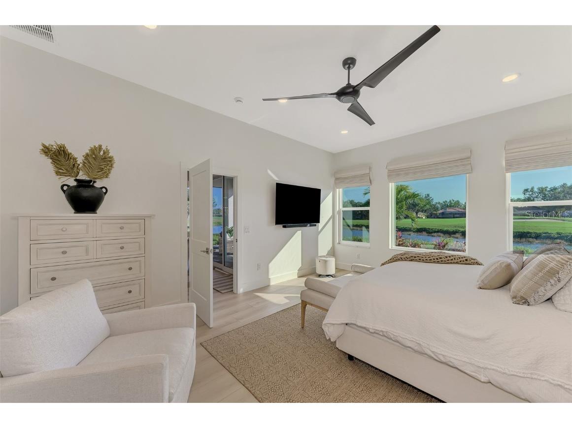 561 Fallbrook Drive Venice FL 34292 - No name A4675638 image29