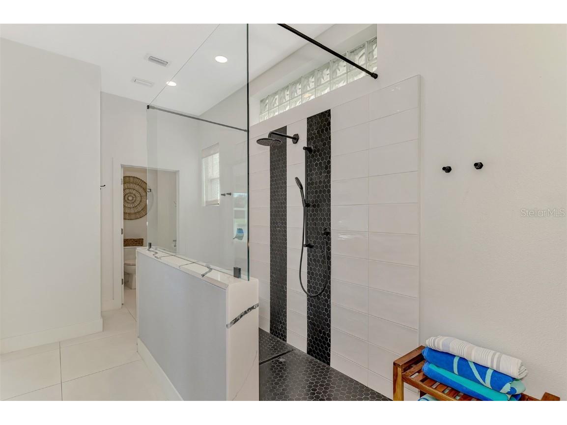 561 Fallbrook Drive Venice FL 34292 - No name A4675638 image34
