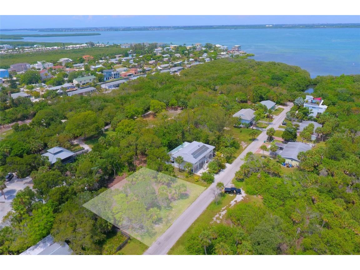 561 Gulf Bay Road Longboat Key FL 34228 A4632379 image1