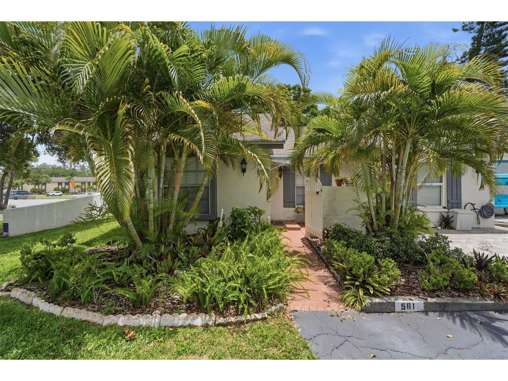 561 Laguna Vista Court Largo FL 33771 TB8512559 image2