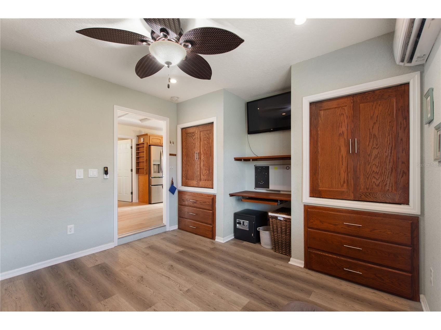 561 Meandering Way Polk City FL 33868 L4959843 image15