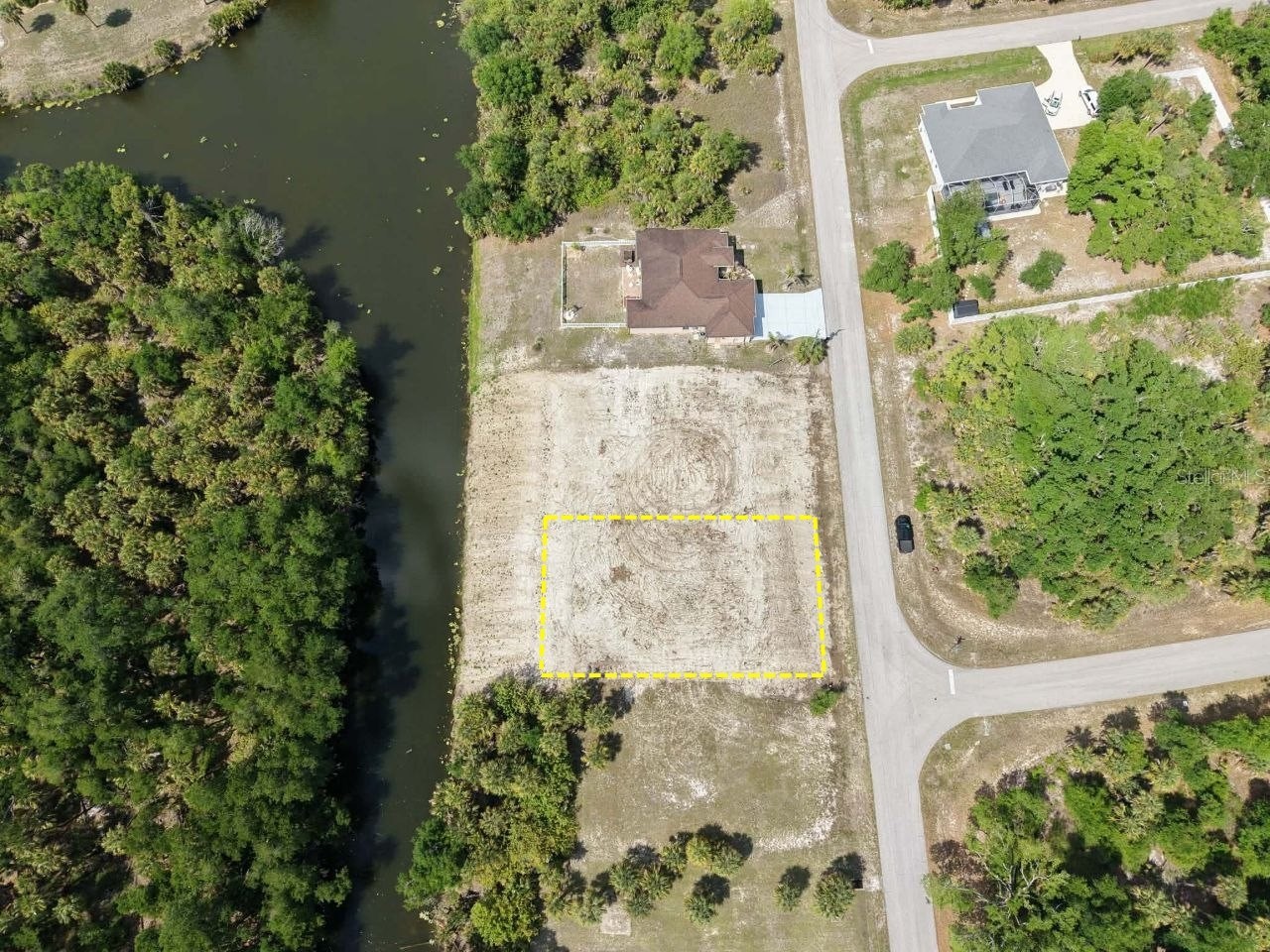 561 Pembroke Drive Port Charlotte FL 33954 C7525074 image1