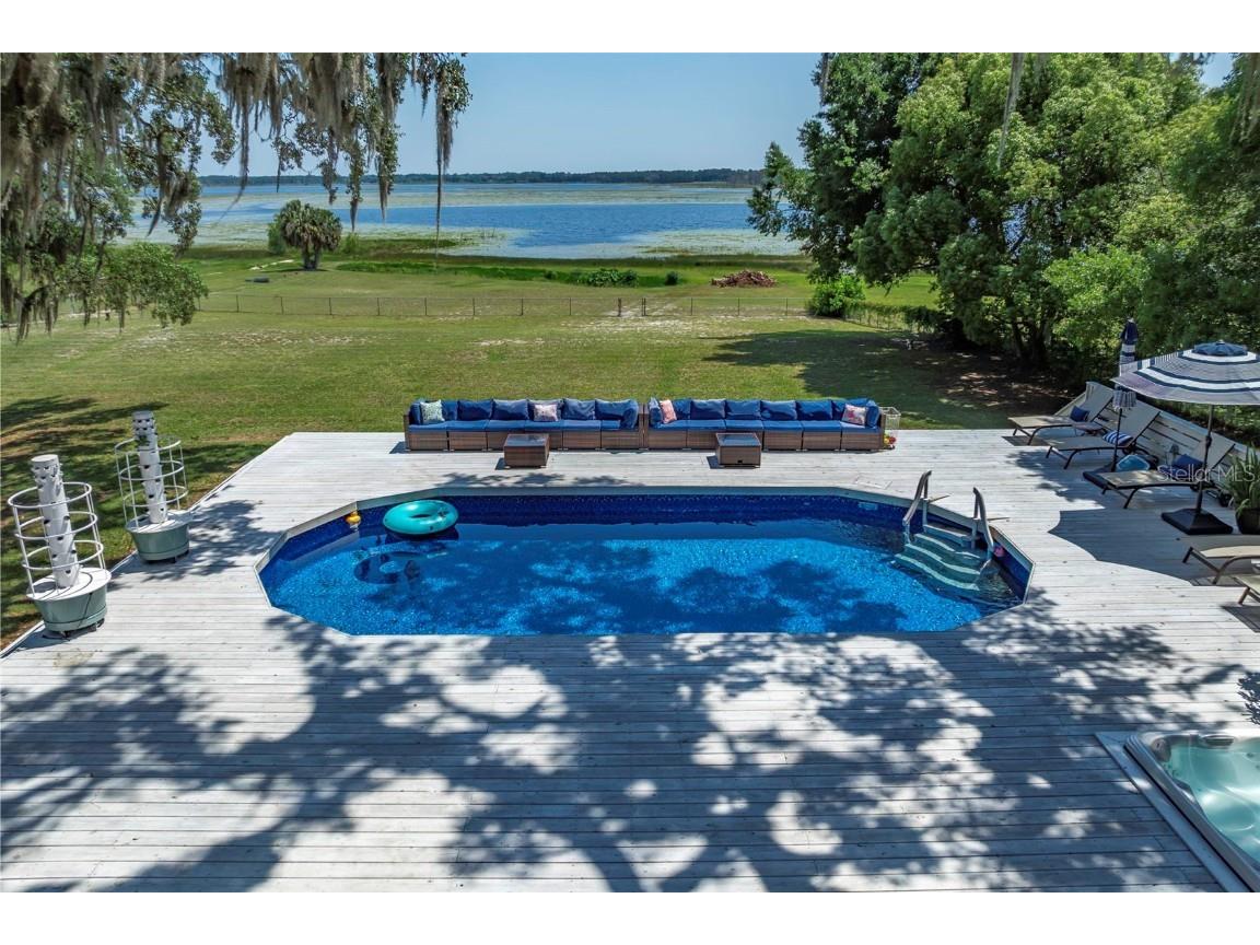 561 SE Lakeview Drive Keystone Heights FL 32656 - Lake Geneva GC530998 image1