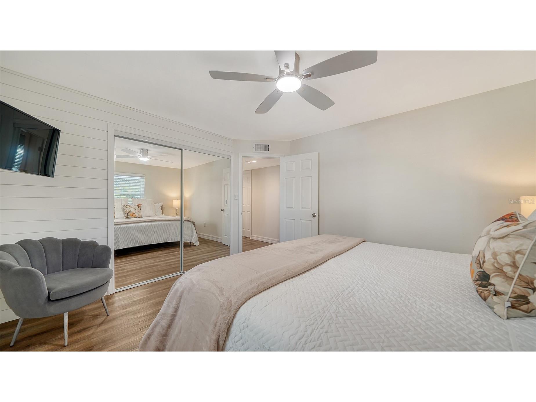 5610 Avenida Del Mare Sarasota FL 34242 A4683170 image11